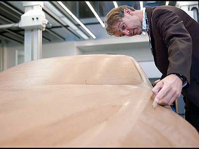 BMW Concept CS - Adrian van Hooydonk (Director Design BMW cars) at clay-model(NbNŊg)