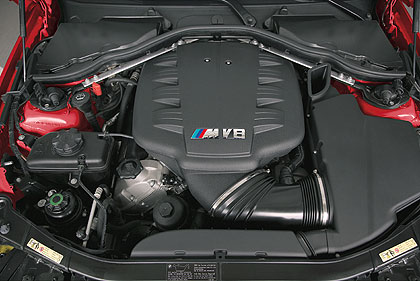 BMW M3 Coupé V8-Engine(NbNŊg)