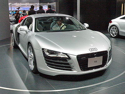 R8(NbNŊg)